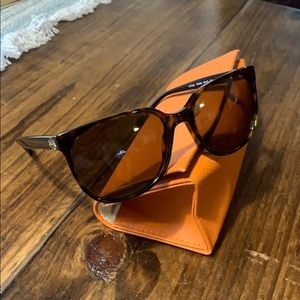 ☀️Polarized Tory Burch sunglasses 😎